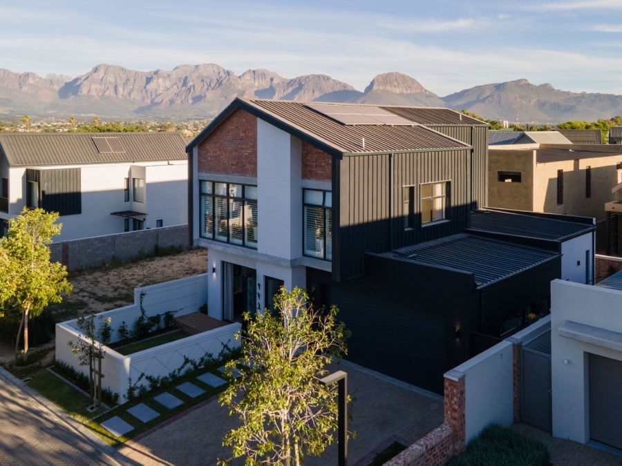 3 Bedroom Property for Sale in Lemoenkloof Western Cape